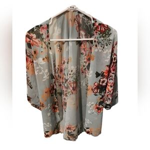 NWOT- K&K kimono. Size S. Beautiful floral print.